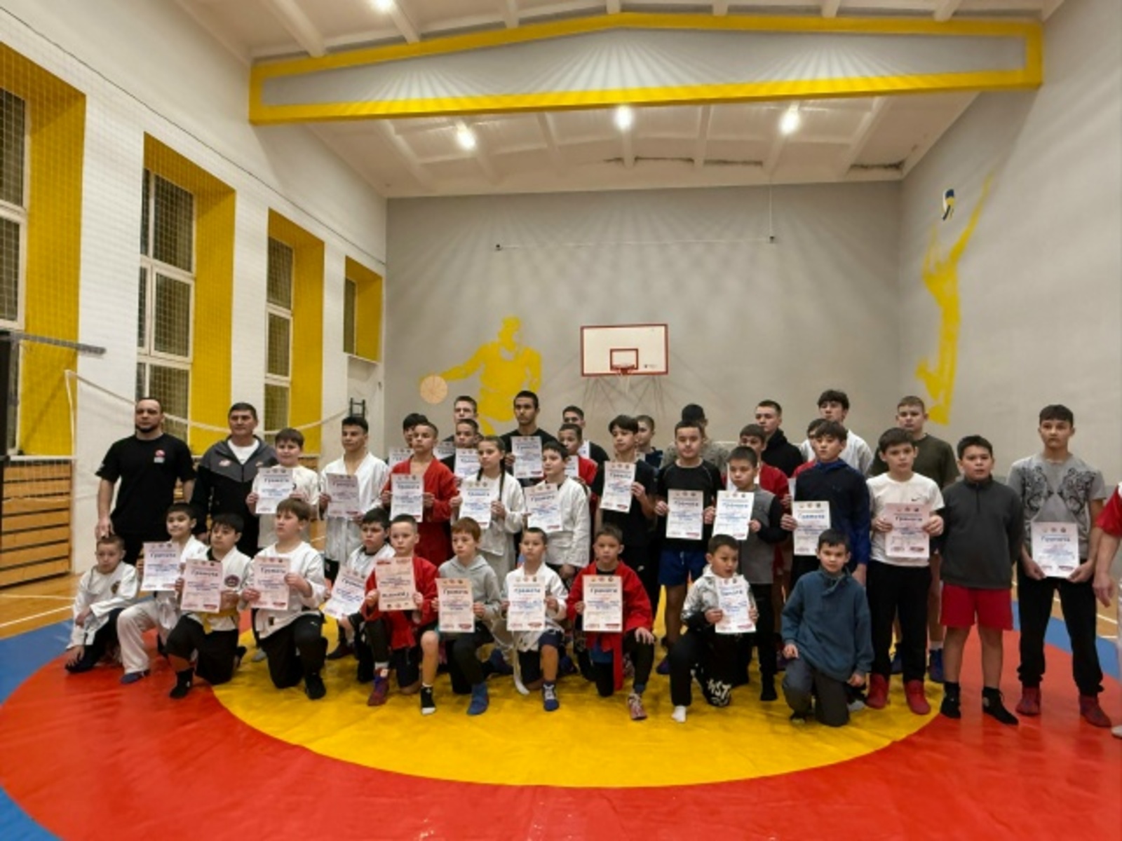 Самбочылар көч сынашты