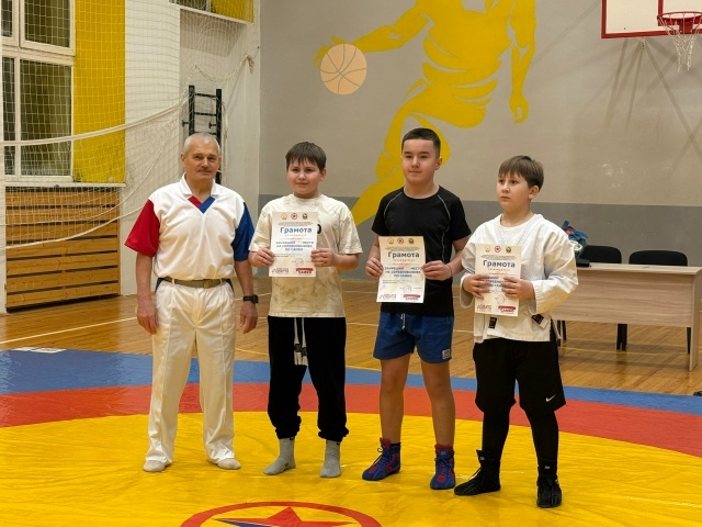 Самбочылар көч сынашты