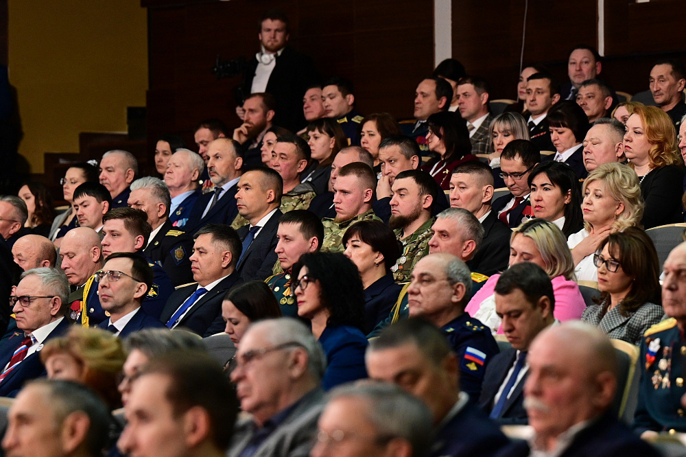 Радий Хабиров поздравил жителей Башкортостана с Днём защитника Отечества