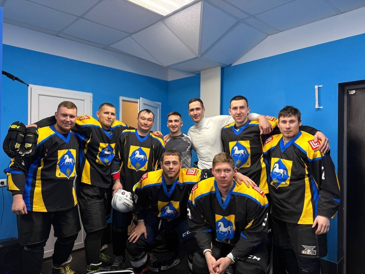 Безнең хоккейчылар лаеклы икенче урында