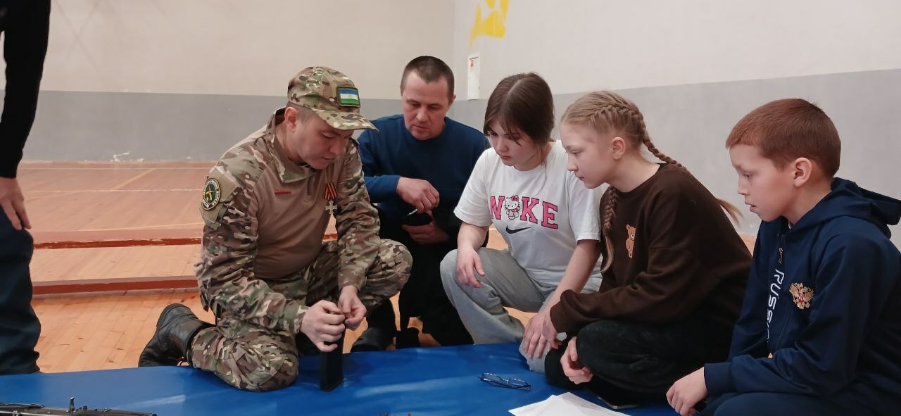 Хәрби-патриотик эш айлыгын ачу тантанасы узды