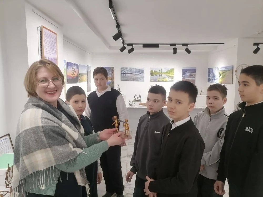 Балалар иҗат белән танышты