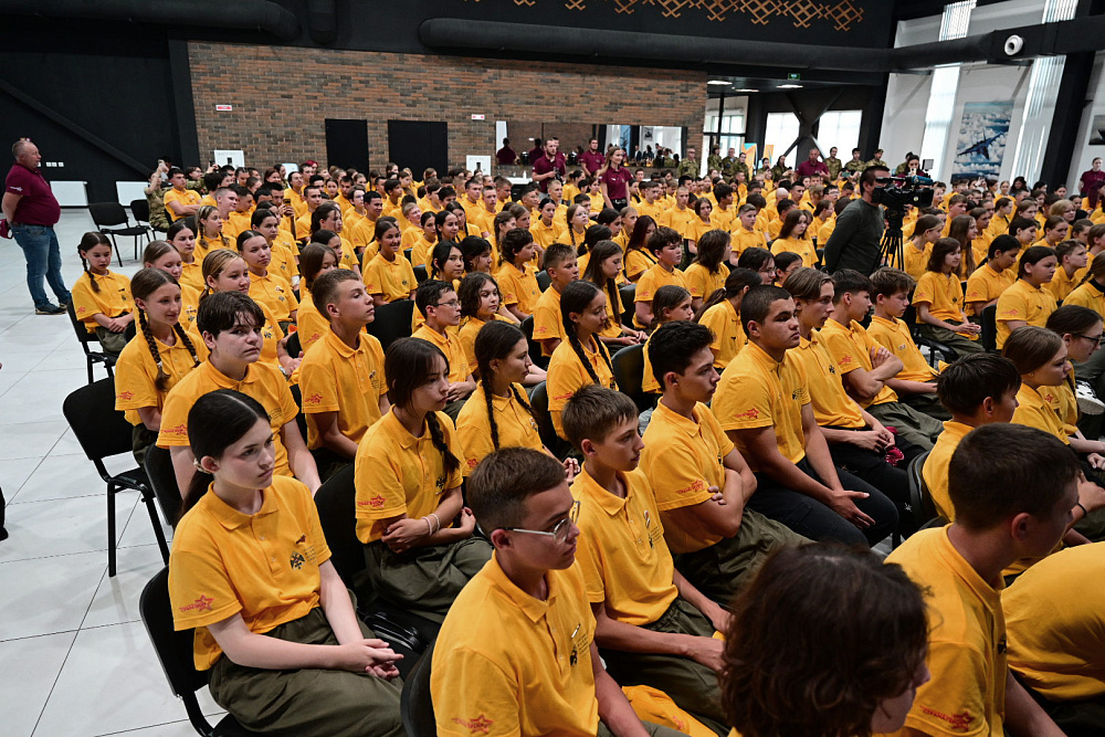 Радий Хабиров в парке «Патриот» встретился с участниками