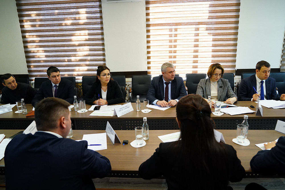 Радий Хабиров обсудил с главврачами Зауралья повышение эффективности работы