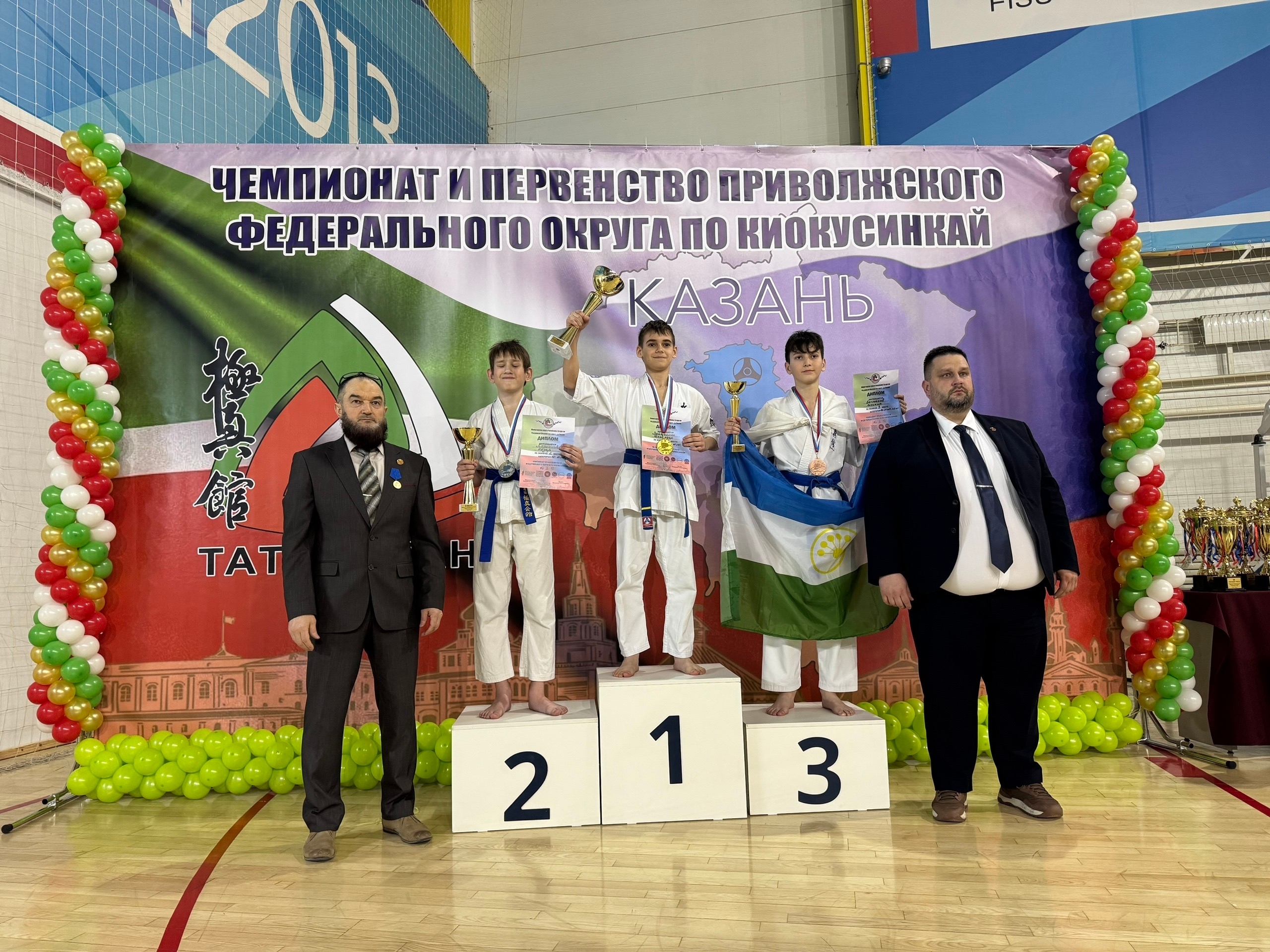 Каратэ осталары булдыра