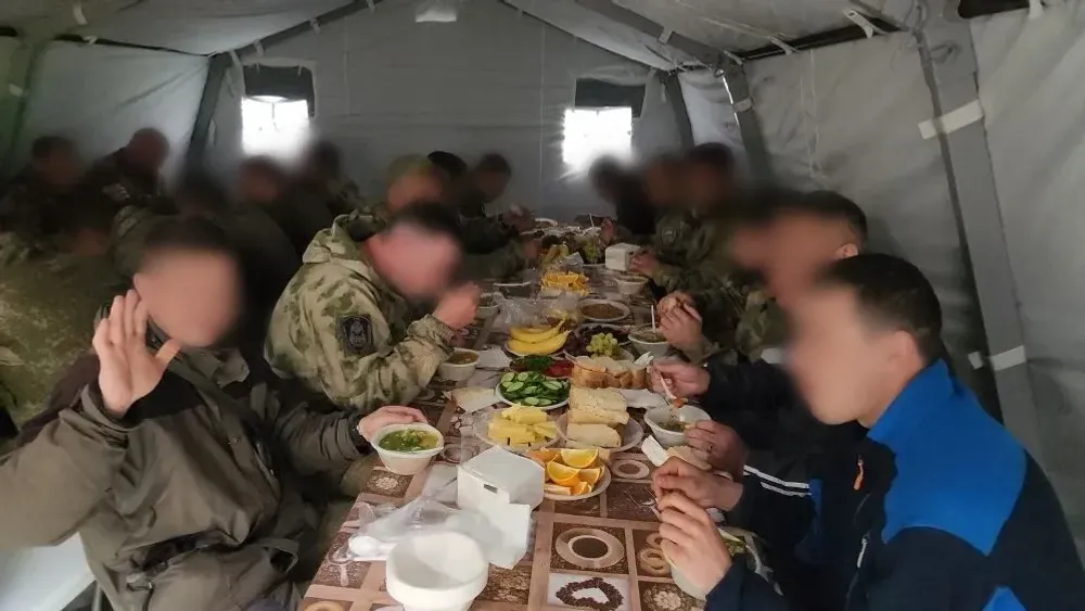 Бойцы Башкирии совершили в зоне СВО праздничный намаз