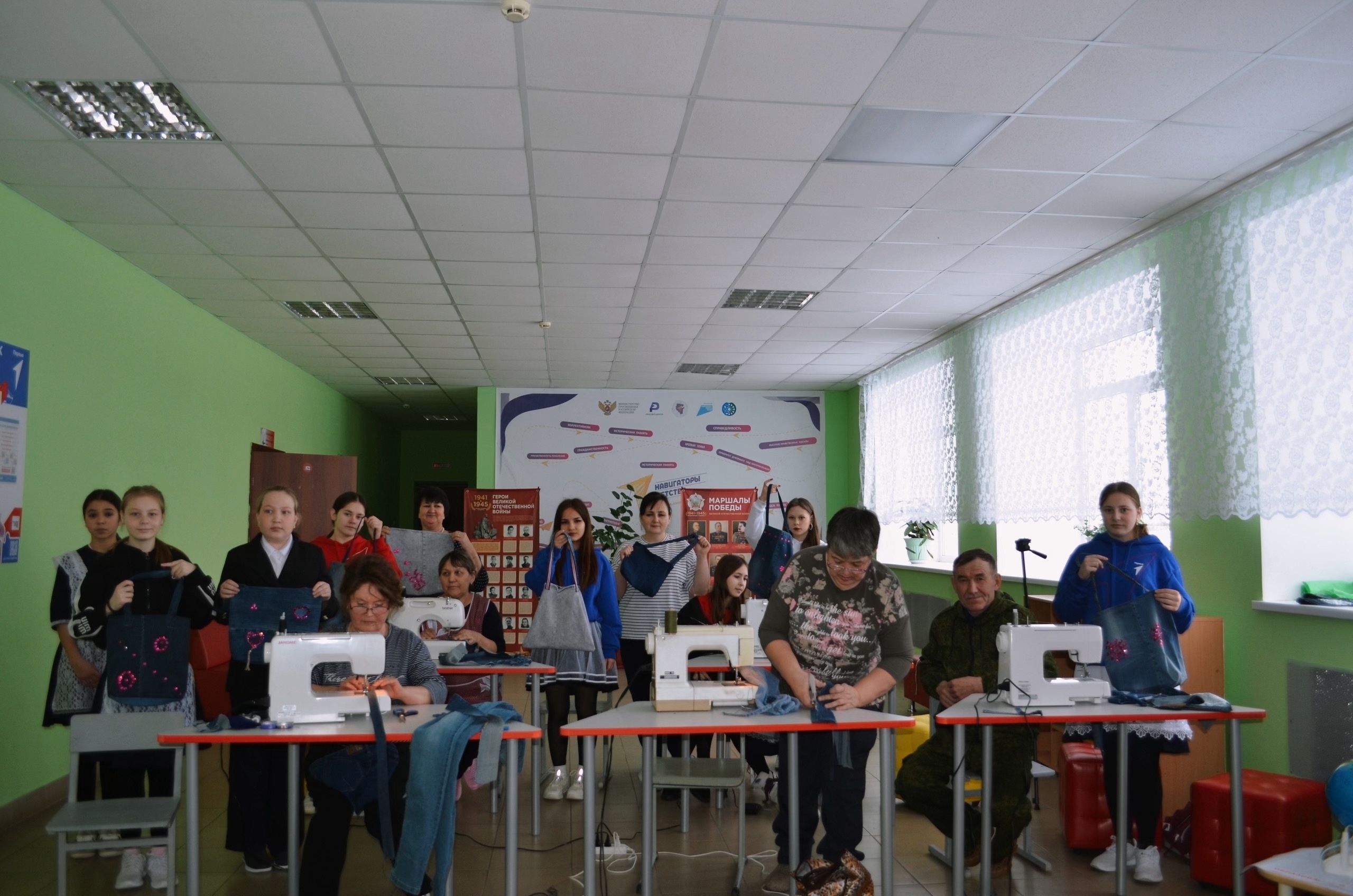 Үз кулларың белән яхшылык