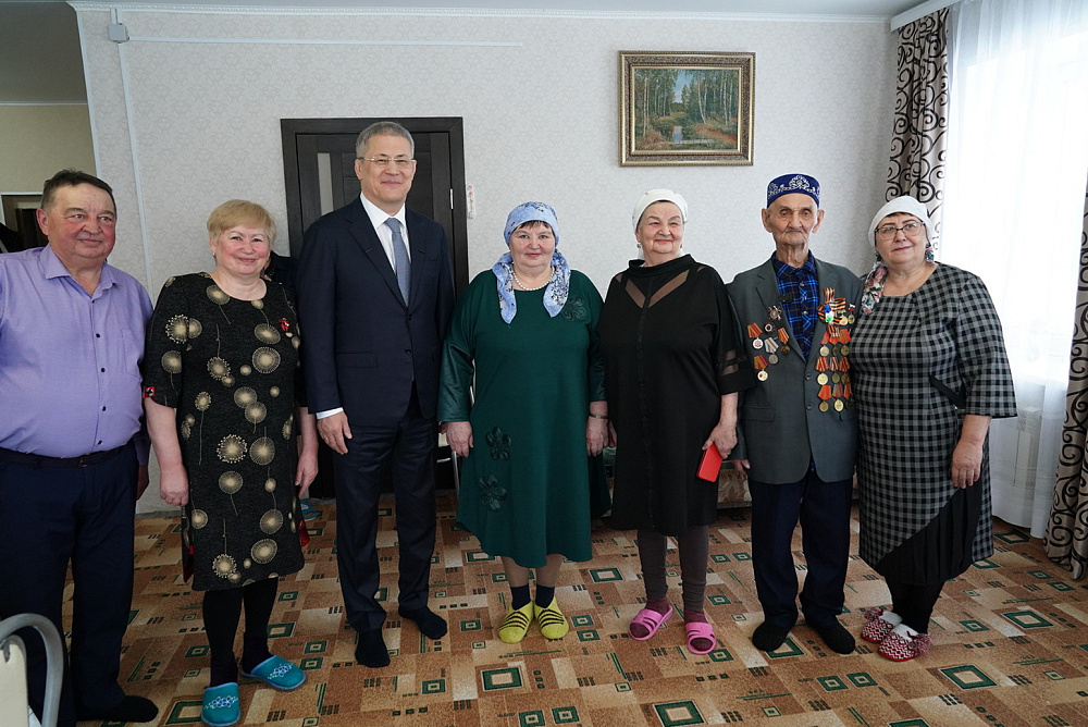 Радий Хабиров навестил ветерана Великой Отечественной войны