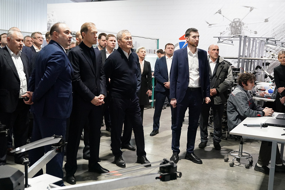 Денис Мантуров посетил ведущие инновационные промышленные предприятия