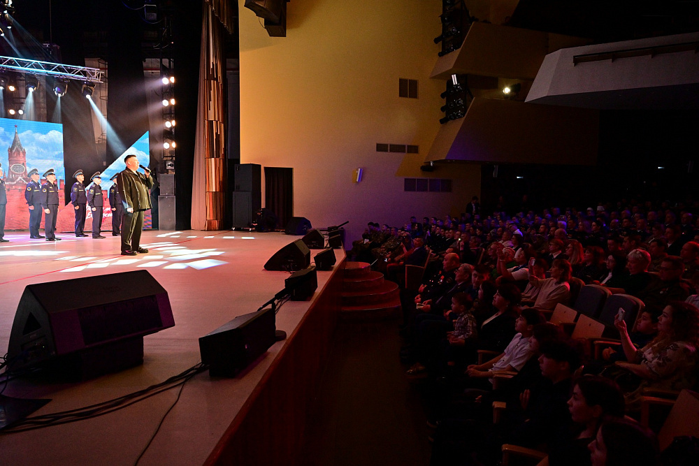 Радий Хабиров поздравил жителей Башкортостана с Днём защитника Отечества