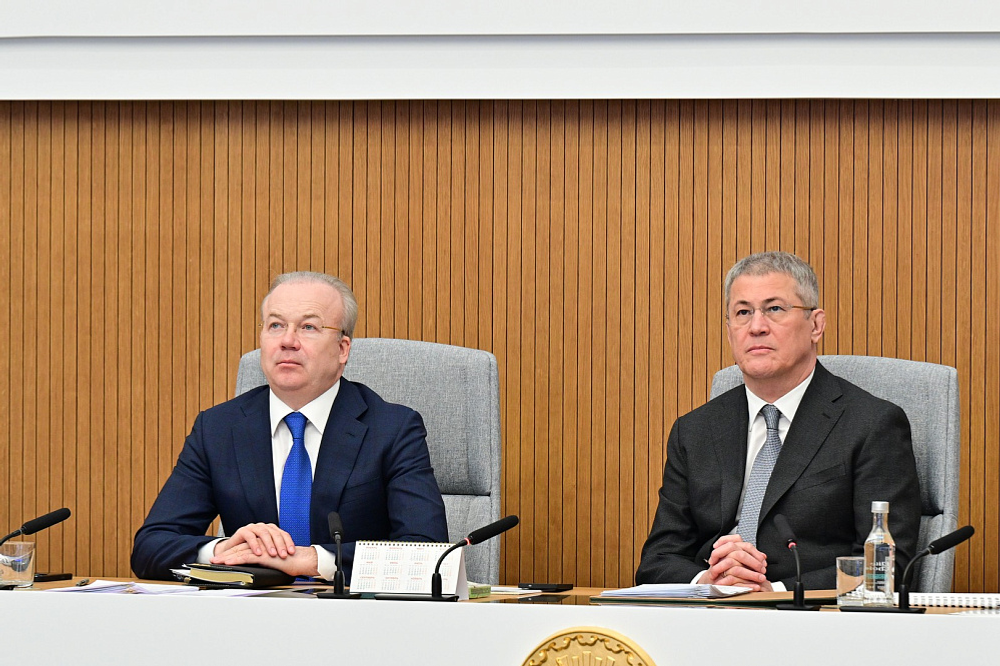 Радий Хабиров вручил государственные награды спортсменам Башкортостана