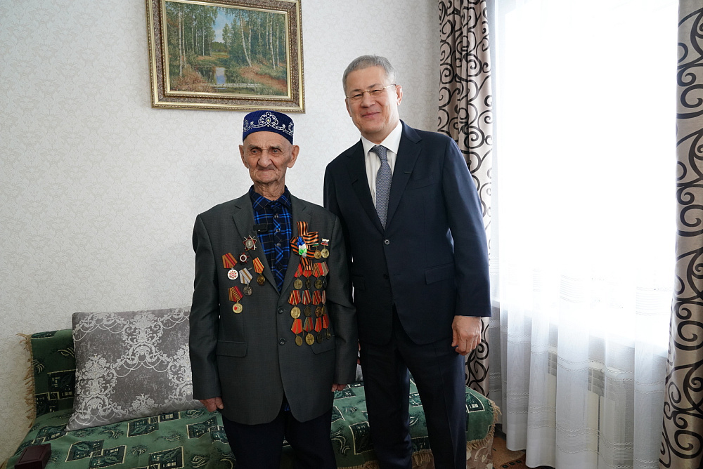 Радий Хабиров навестил ветерана Великой Отечественной войны