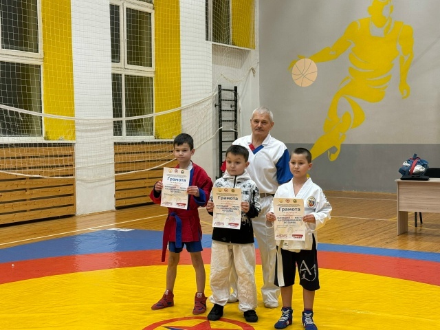 Самбочылар көч сынашты