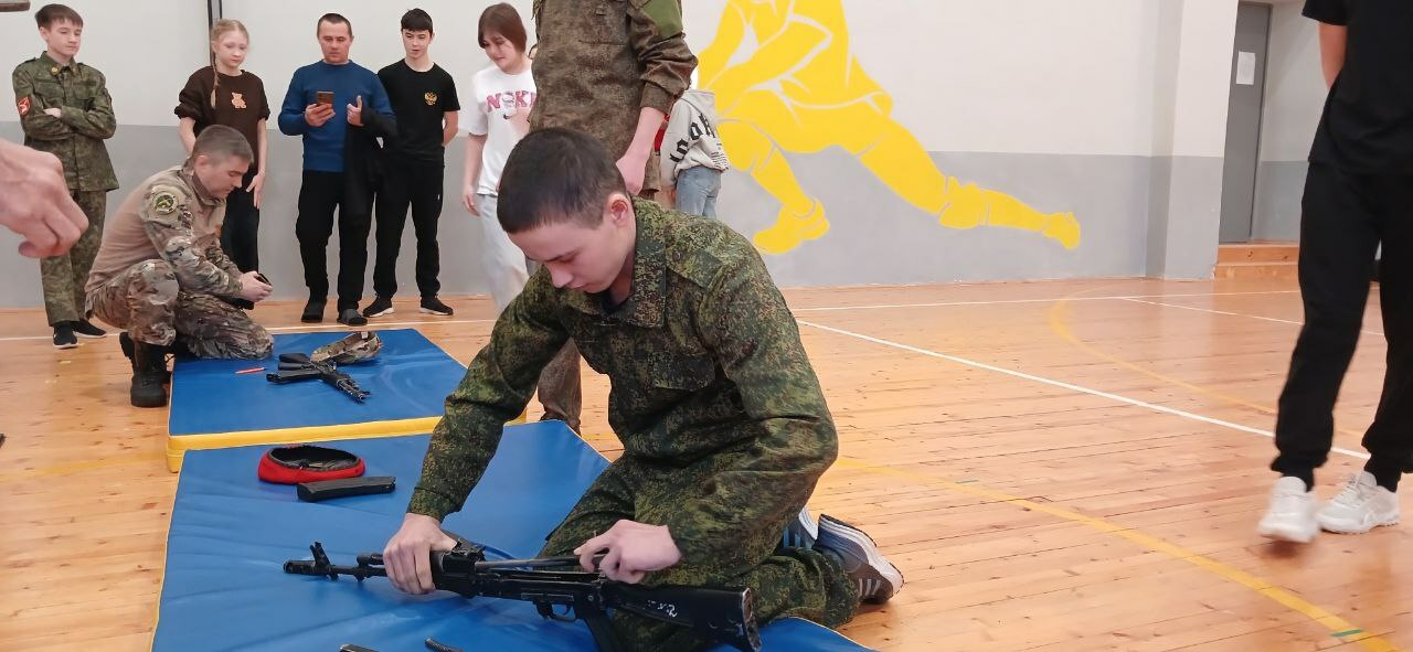 Хәрби-патриотик эш айлыгын ачу тантанасы узды