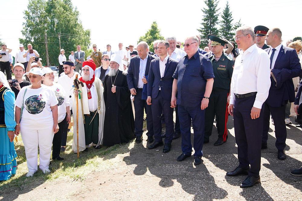 В Стерлитамакском районе презентовали книгу «Золотоношка. Из века в век»