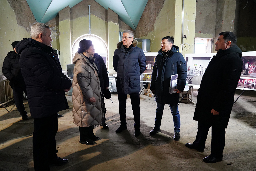 Радий Хабиров ознакомился с ходом капитального ремонта музея Салавата Юлаева