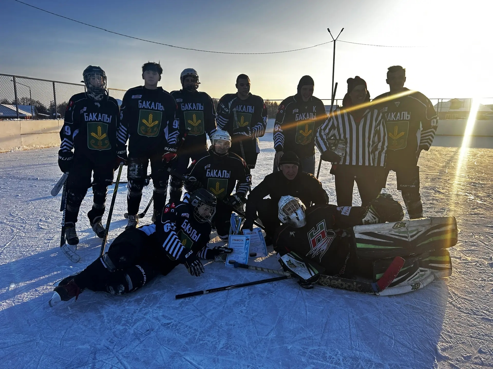 Оста хоккейчылар көч сынаштылар