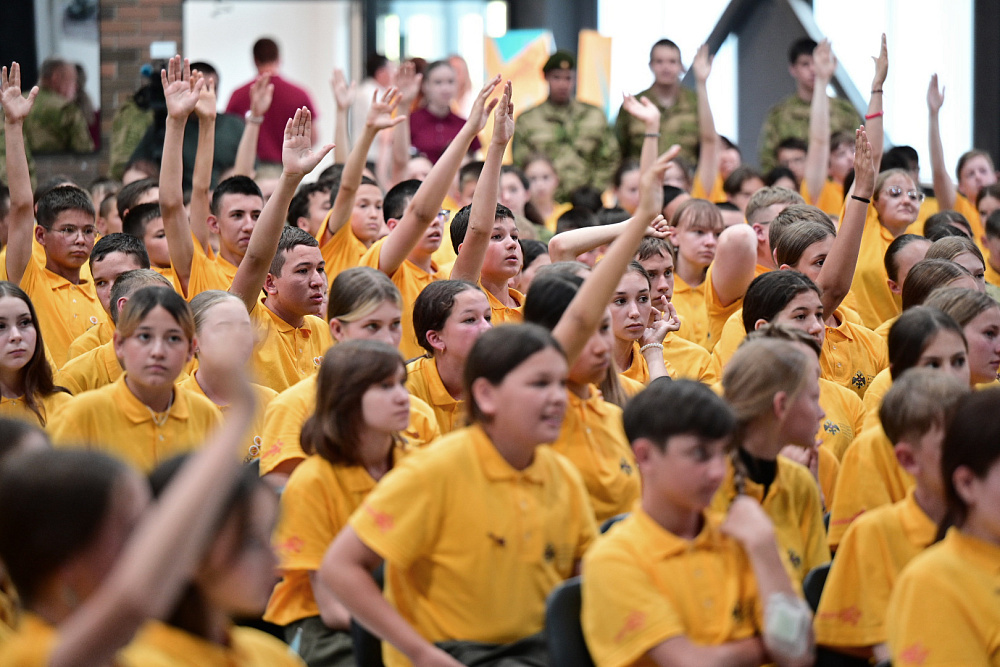 Радий Хабиров в парке «Патриот» встретился с участниками