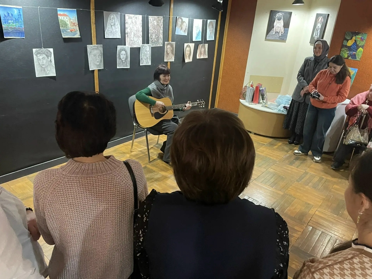 Абруйлы табиб һәм рәссам