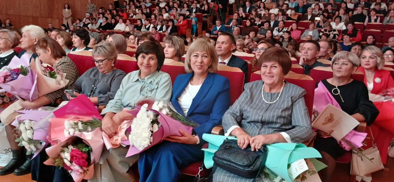 Укытучыларыбызны хөрмәтләп