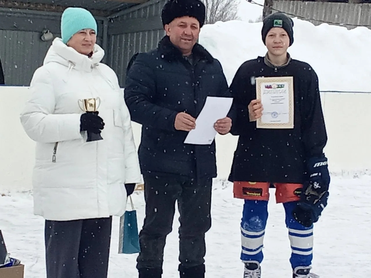 Туплы хоккей буенча зона ярышларында