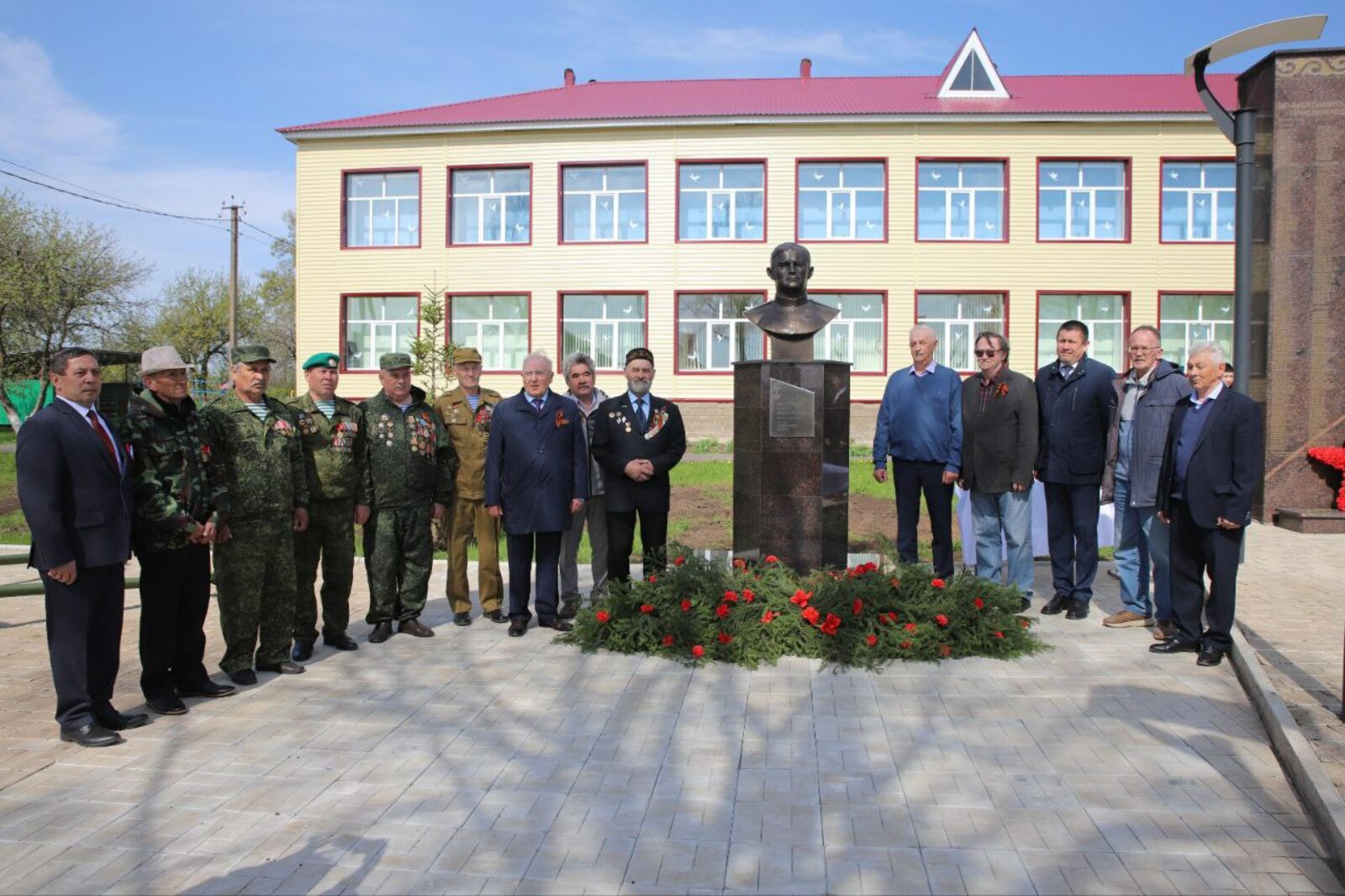 Җиңү үлемсез, дан мәңгелек!