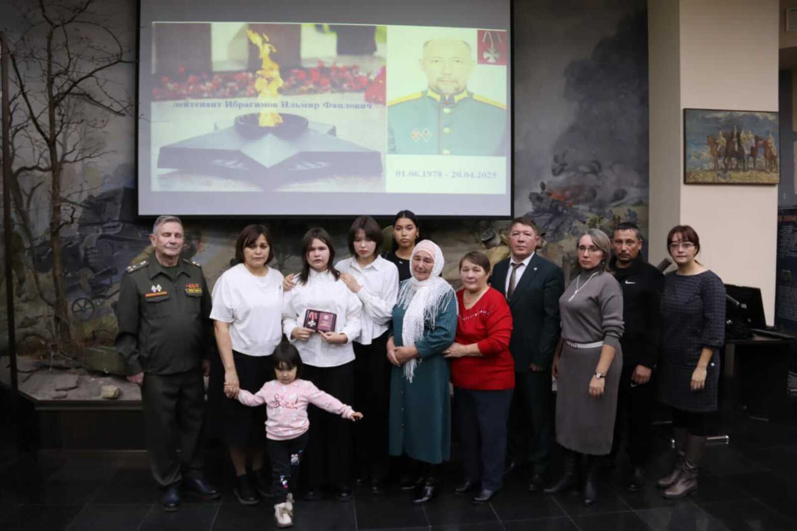 Героебыз гаиләсенә Батырлык ордены тапшырылды