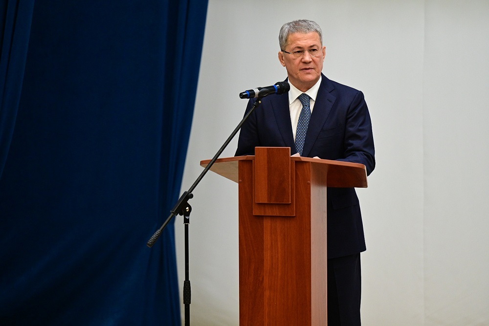 Радий Хабиров поздравил работников органов безопасности