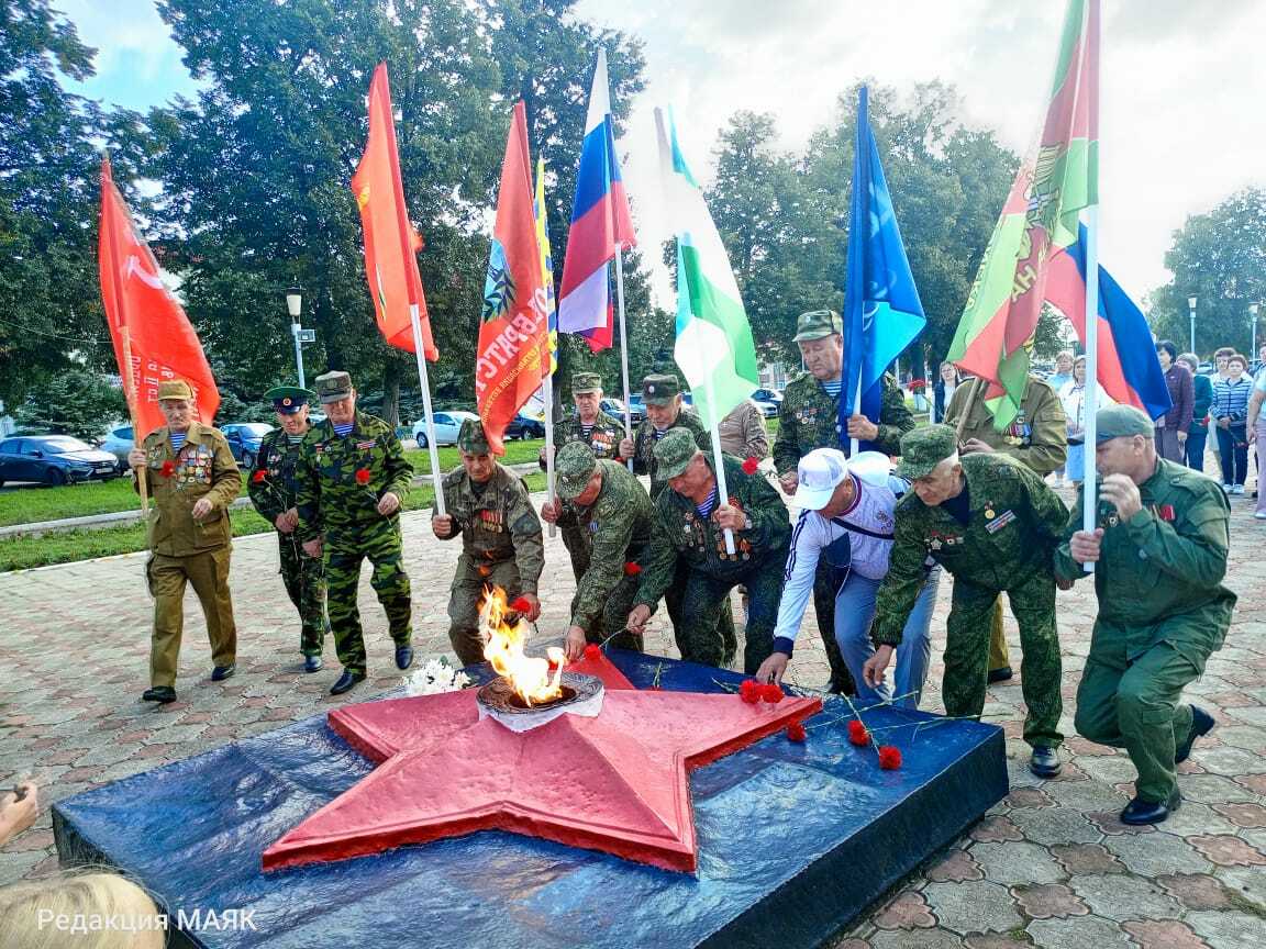 Русия дәүләт флагы көне